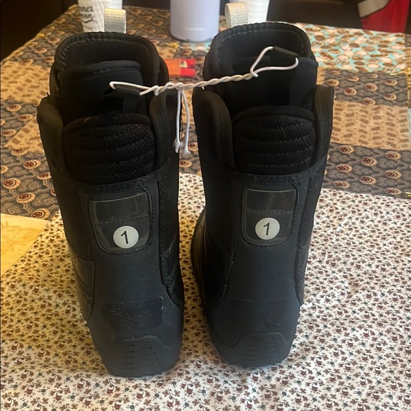 Kids Flow Black Snowboard Boots used - Picture 3 of 6